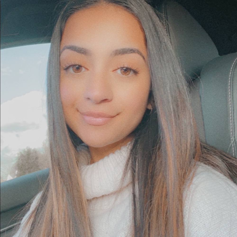 Meet your Posher, Malika